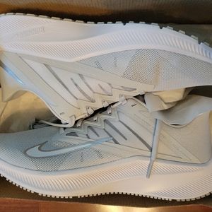 Nike Quest 3 Running Shoes